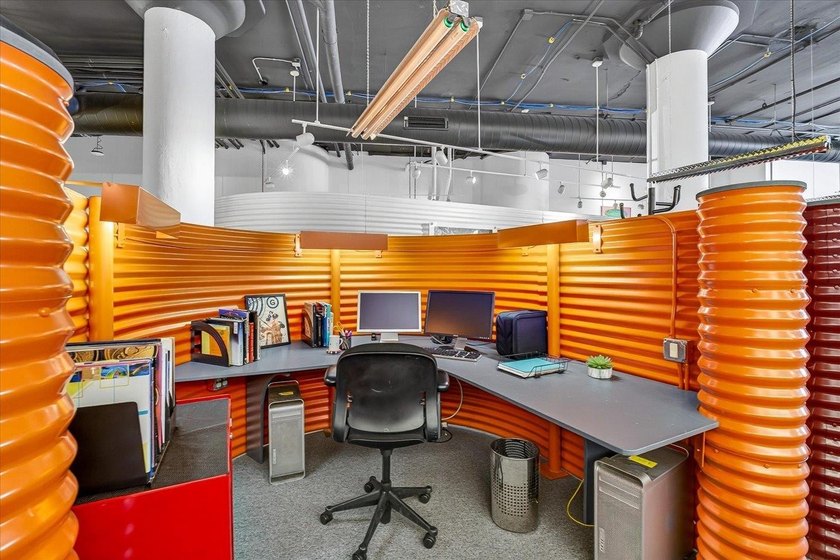 Contemporary, unique office condominium in the heart of vibrant - photo 20