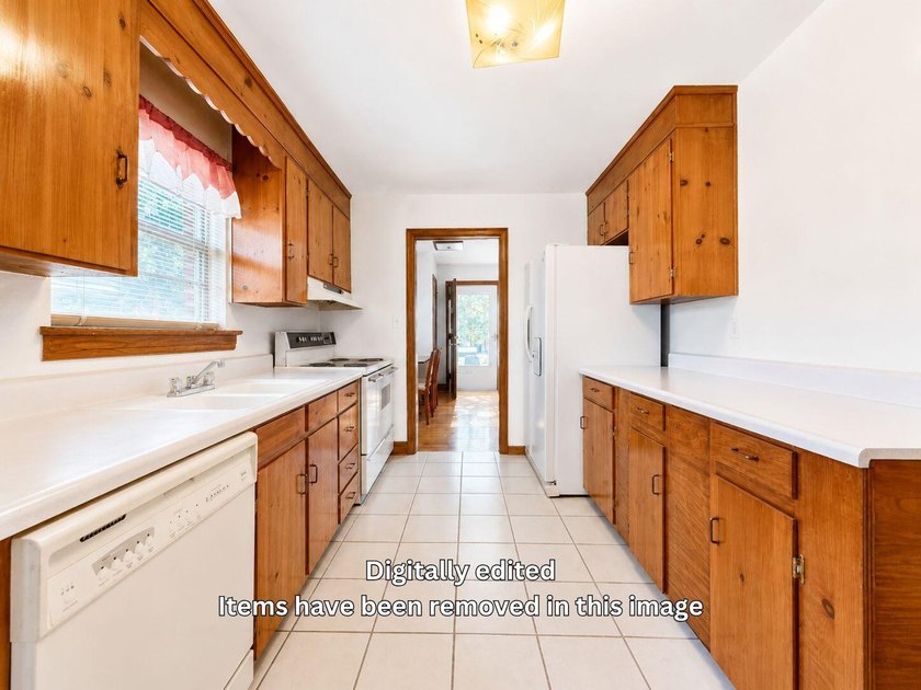 Welcome to 425 Goodwin Ave! A solid brick ranch that's the - photo 29
