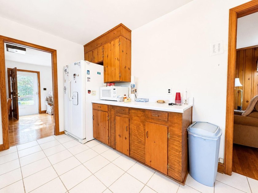 Welcome to 425 Goodwin Ave! A solid brick ranch that's the - photo 30
