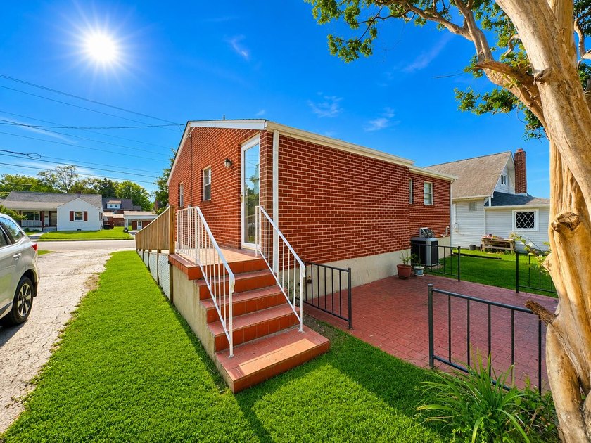 Welcome to 425 Goodwin Ave! A solid brick ranch that's the - photo 34