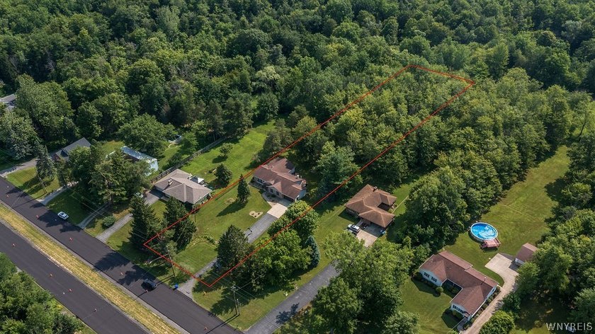 Showings start Thursday July 16 at 9:00 am with negotiations - photo 12