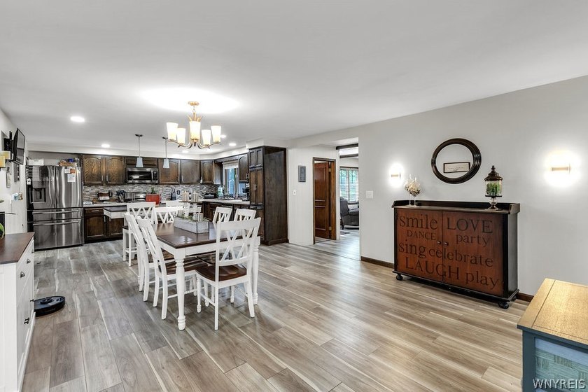 Showings start Thursday July 16 at 9:00 am with negotiations - photo 16