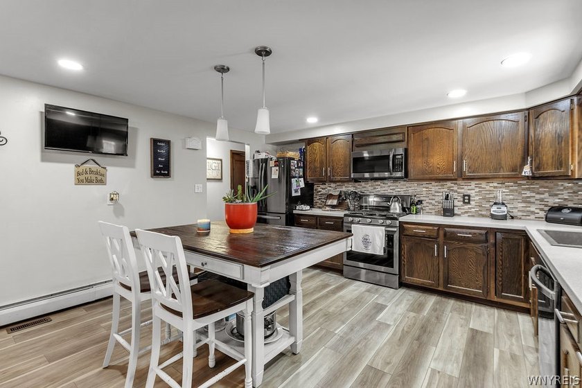 Showings start Thursday July 16 at 9:00 am with negotiations - photo 20