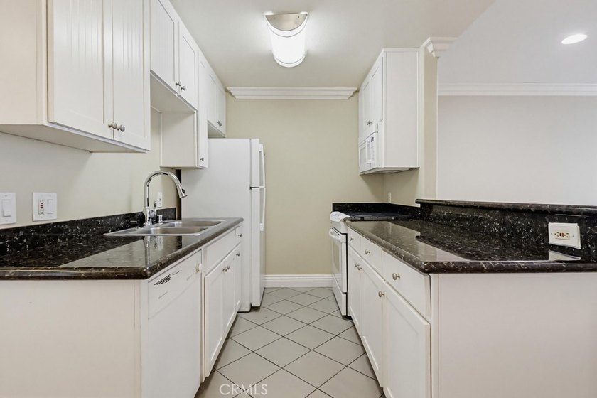 Don't miss this nice 1 bedroom, 1 bath 1st floor condo with a - photo 20