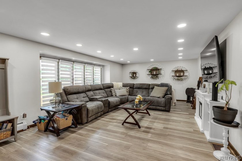 Showings start Thursday July 16 at 9:00 am with negotiations - photo 21