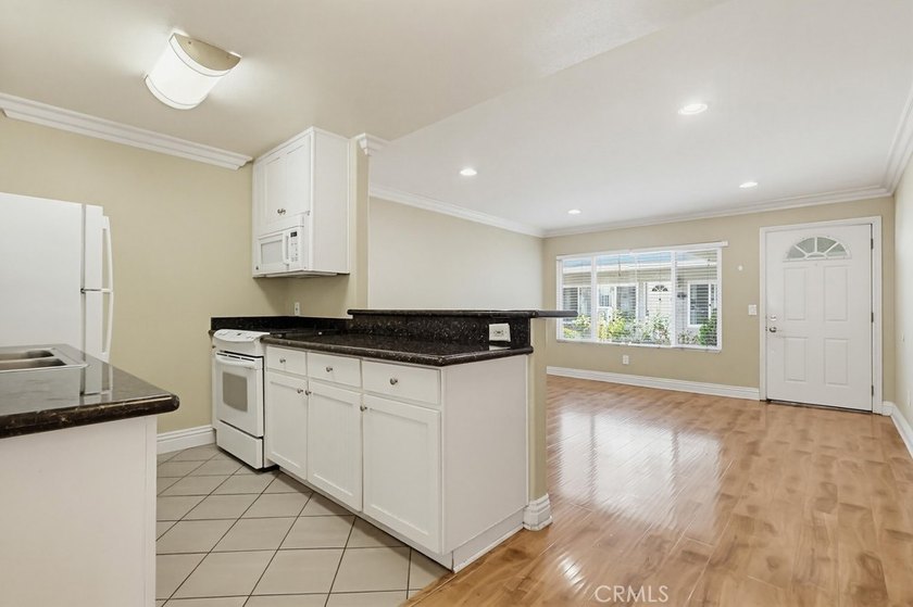 Don't miss this nice 1 bedroom, 1 bath 1st floor condo with a - photo 21