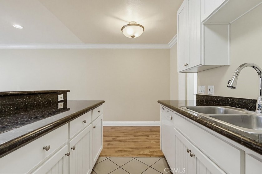 Don't miss this nice 1 bedroom, 1 bath 1st floor condo with a - photo 23