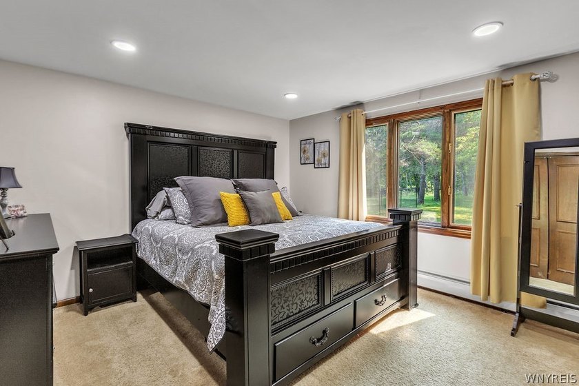 Showings start Thursday July 16 at 9:00 am with negotiations - photo 26