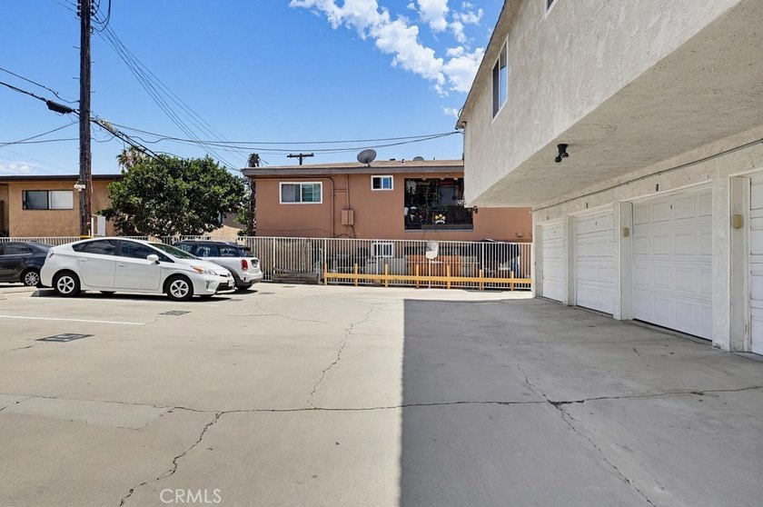 Don't miss this nice 1 bedroom, 1 bath 1st floor condo with a - photo 39