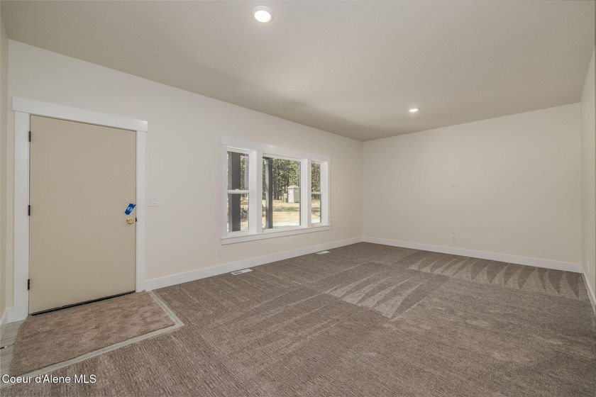 Beautiful New Home, Just completed with 3641+/-sq ft, this Multi - photo 13