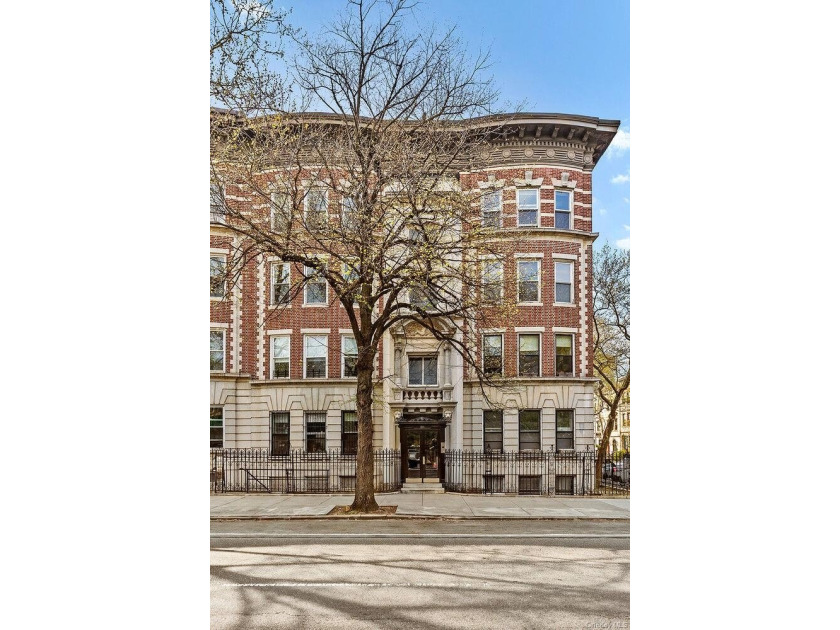 Perched above the treetops of Prospect Park, Residence 3L at 86 - photo 15