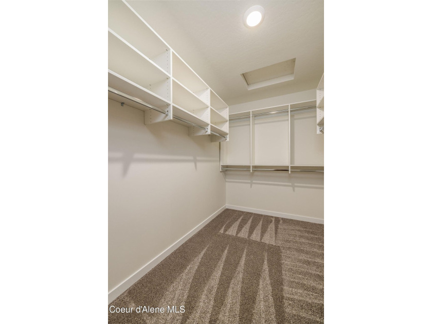 Beautiful New Home, Just completed with 3641+/-sq ft, this Multi - photo 20