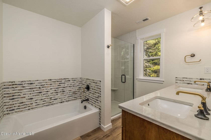 Beautiful New Home, Just completed with 3641+/-sq ft, this Multi - photo 23