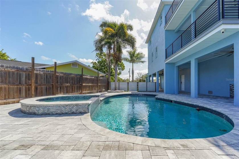 OWNER FINANCING AVAILABLE. Luxurious elevated waterfront living - photo 5