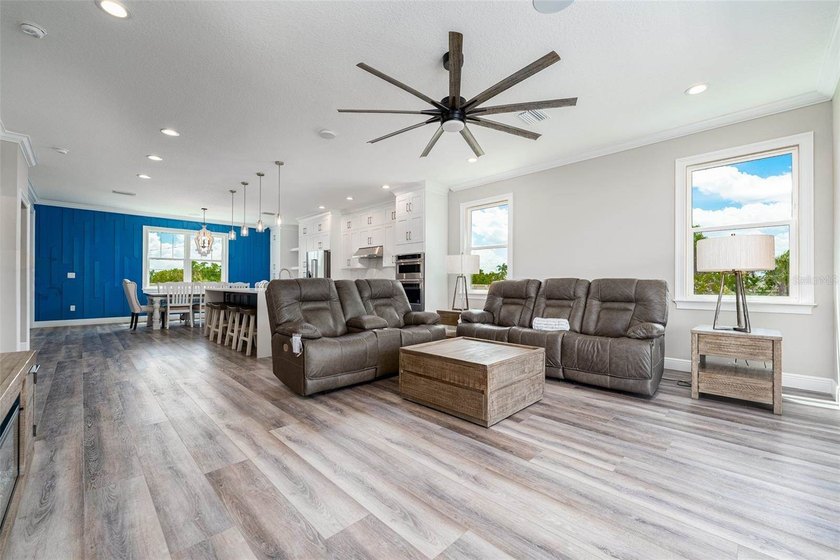 OWNER FINANCING AVAILABLE. Luxurious elevated waterfront living - photo 6