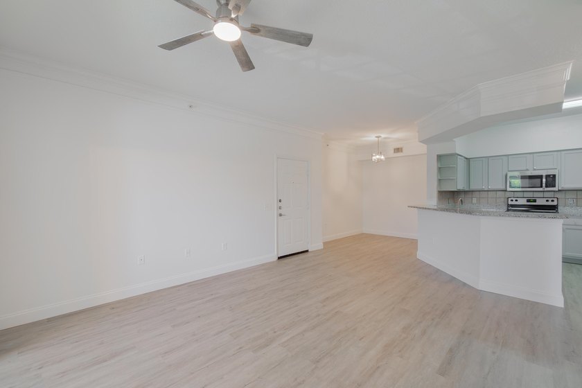 Spacious first floor 1 bedroom 1 bathroom condo plus open den in - photo 11