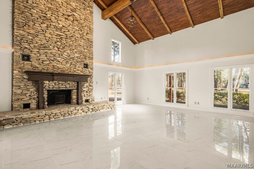 Rarely does a property offer this much flexibility in one of - photo 5