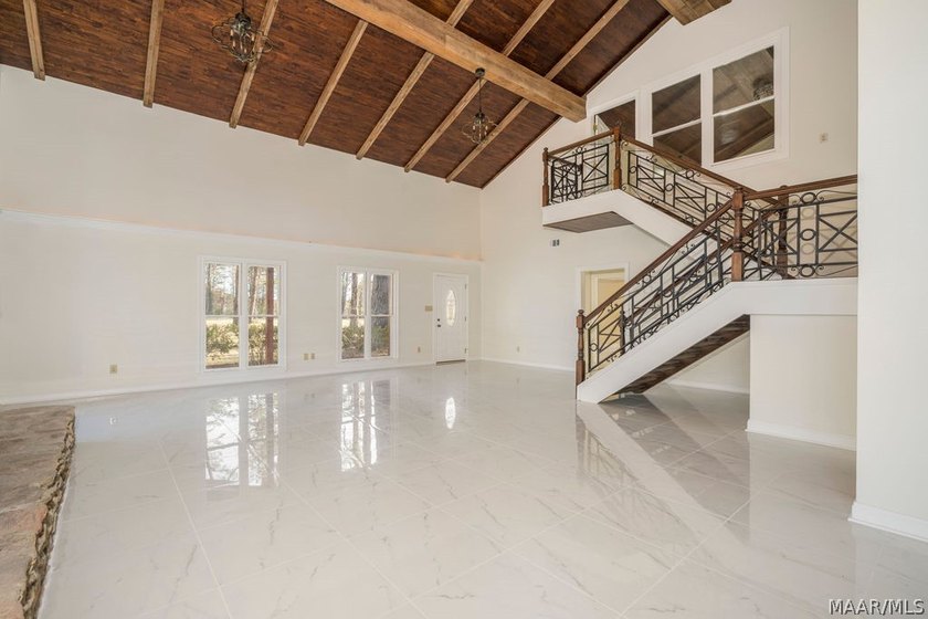 Rarely does a property offer this much flexibility in one of - photo 7