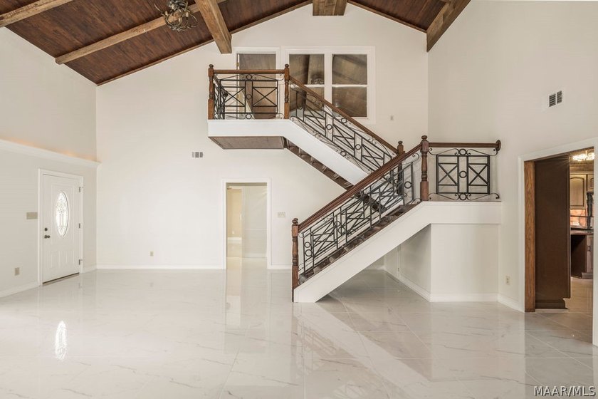 Rarely does a property offer this much flexibility in one of - photo 8