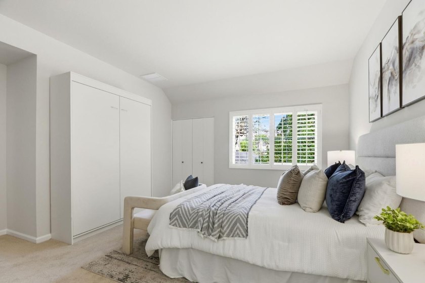 Welcome to this beautifully updated townhouse-style condo - photo 21
