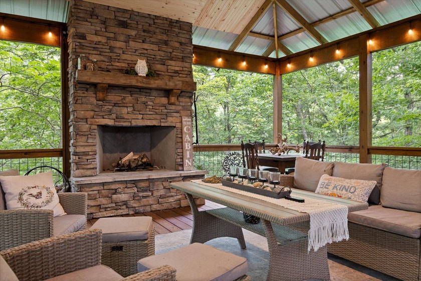 Riverfront Craftsman Retreat on the Middle Fork of Little River - photo 25