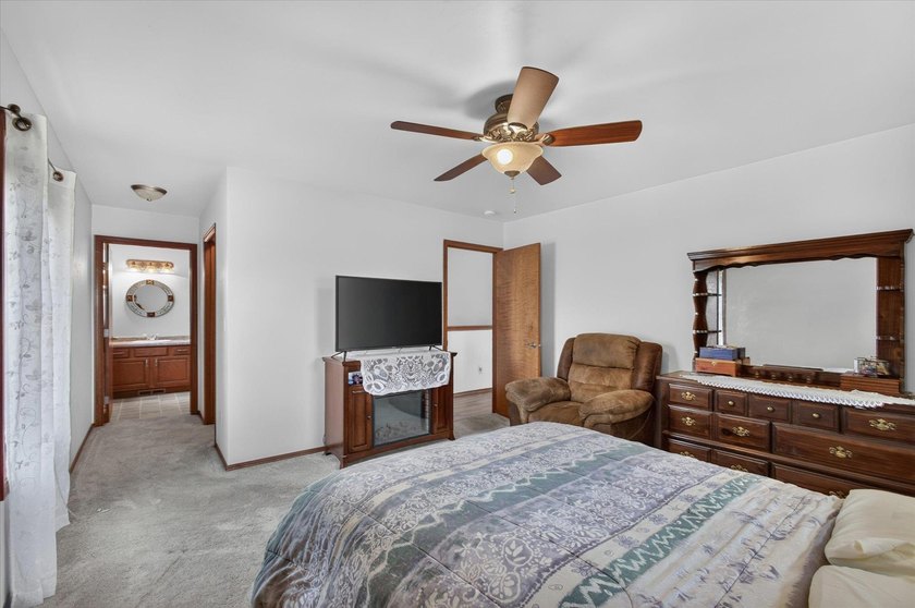 Don't miss this 2009 Energy Star approved ranch home in East De - photo 31
