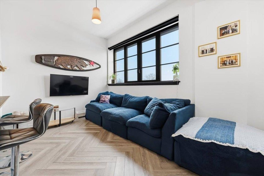 Rare opportunity to own a piece of Heights history at The - photo 3