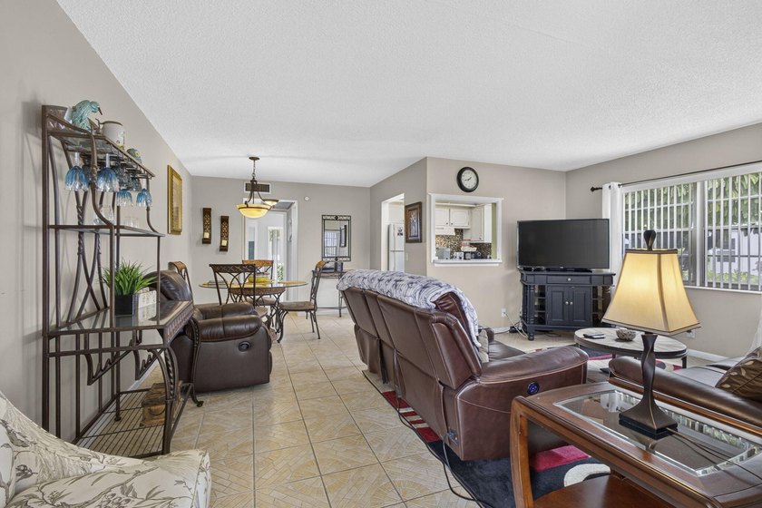Rare first-floor corner end unit offering extra privacy - photo 12