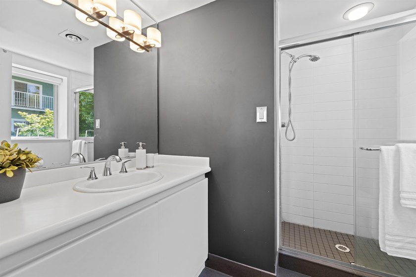 Tucked away in the heart of Kerrisdale, this tastefully - photo 24