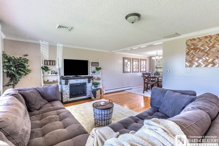 Are you looking for a spacious 3 bedroom, 1.5 bath home near all - photo 5