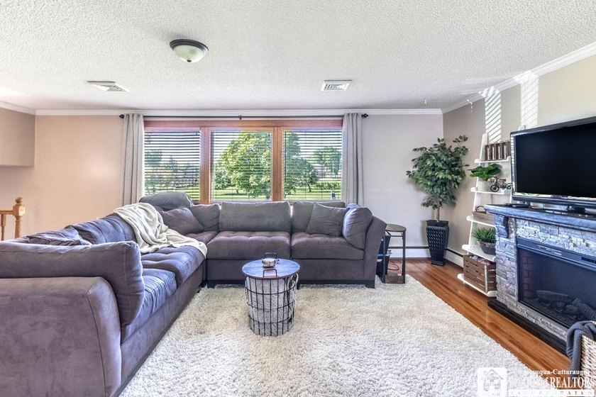 Are you looking for a spacious 3 bedroom, 1.5 bath home near all - photo 7