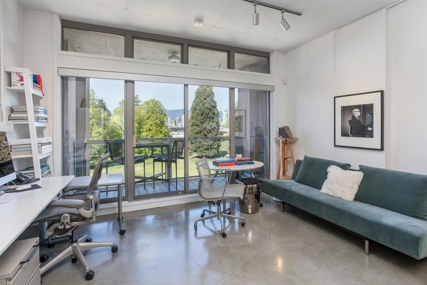 Set within South Granville Lofts, an iconic Live/Work building - photo 13