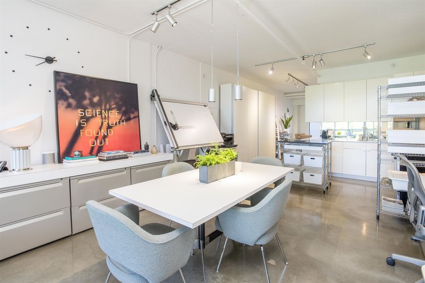 Set within South Granville Lofts, an iconic Live/Work building - photo 15