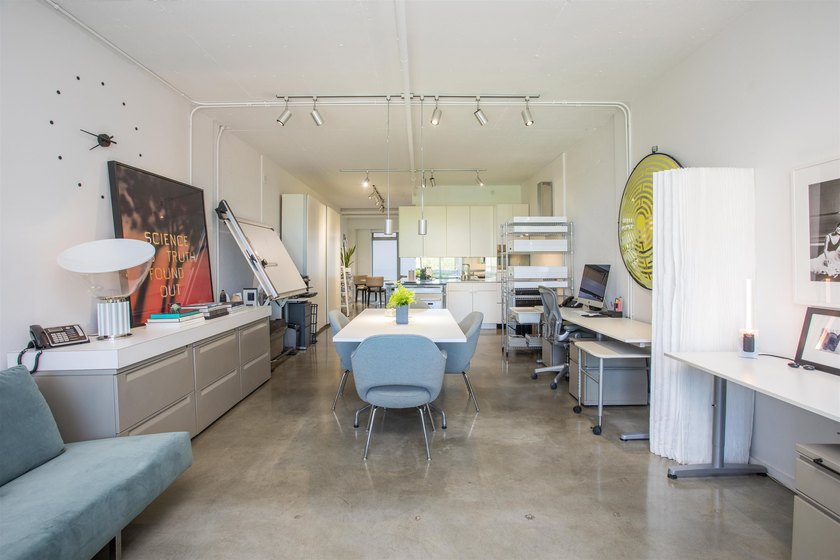 Set within South Granville Lofts, an iconic Live/Work building - photo 16