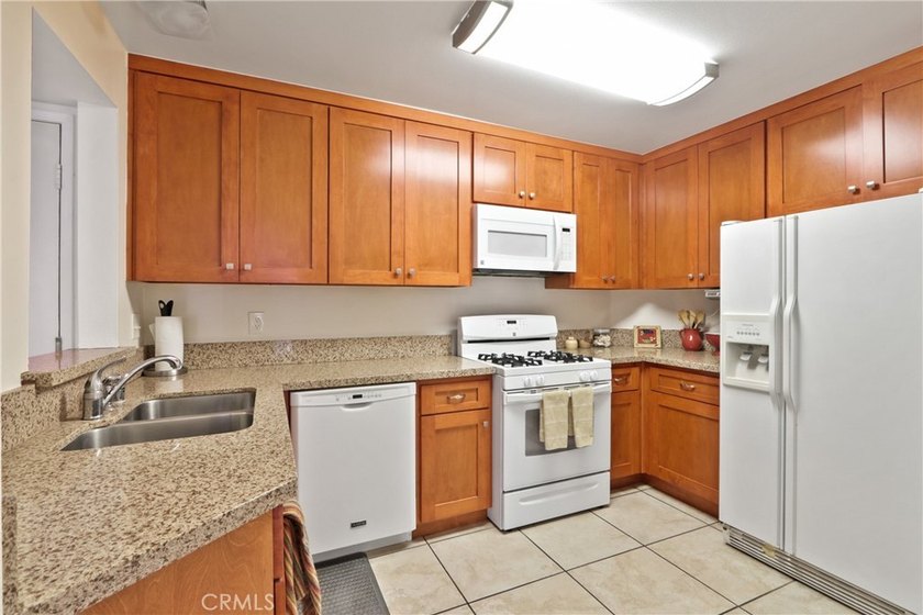 Showcasing an exceptional layout, open-concept design, and - photo 8
