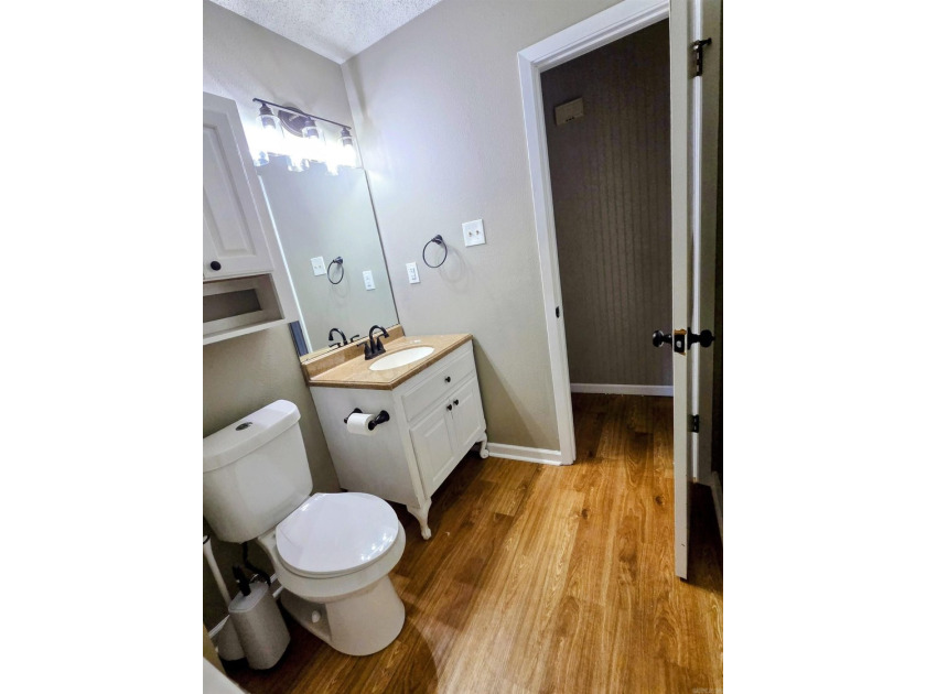 Welcome home to this charming 3-bedroom, 1-bath home that's - photo 20