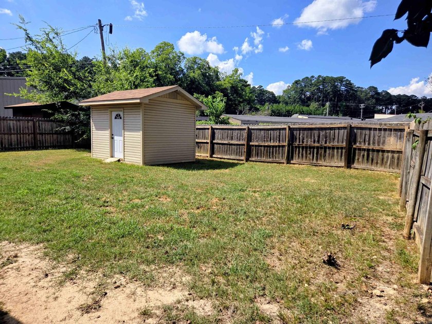 Welcome home to this charming 3-bedroom, 1-bath home that's - photo 25