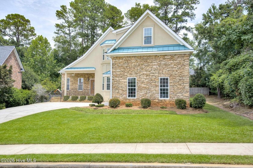 Welcome to West Lake! This beautifully designed 4-bedroom, 3 - photo 3