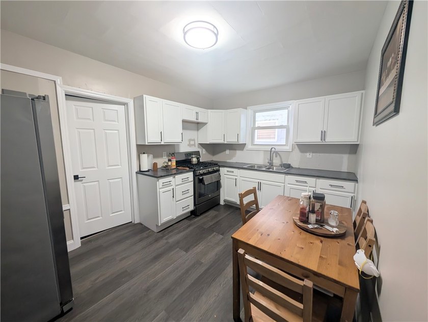 Another Rockin' Rochester Property! This beautifully updated - photo 5