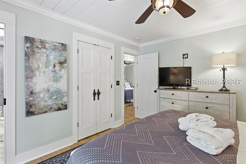 Nestled just steps from the ocean, this charming beach cottage - photo 22