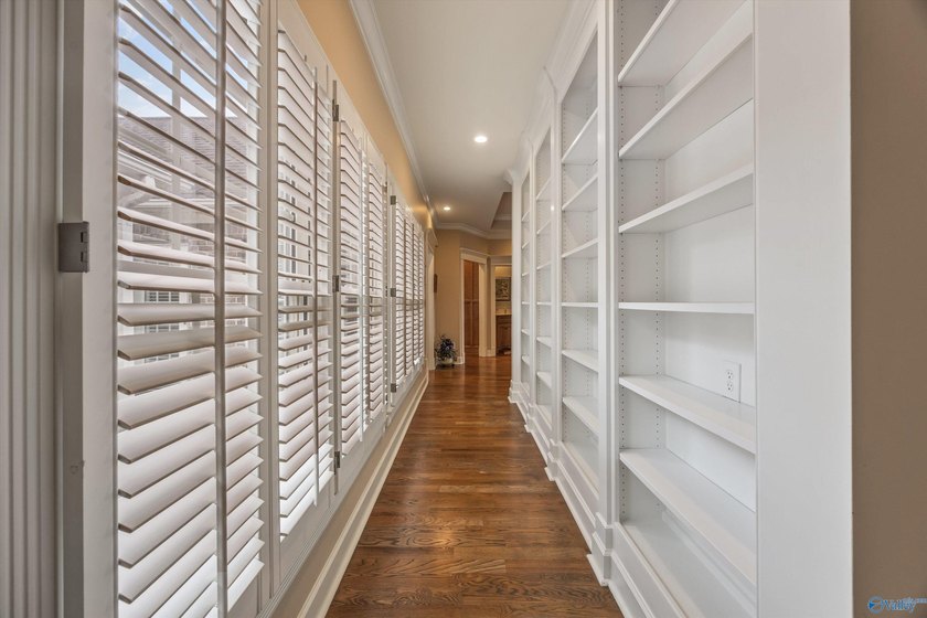 Stunning golf course home filled with luxury and elegance! - photo 23