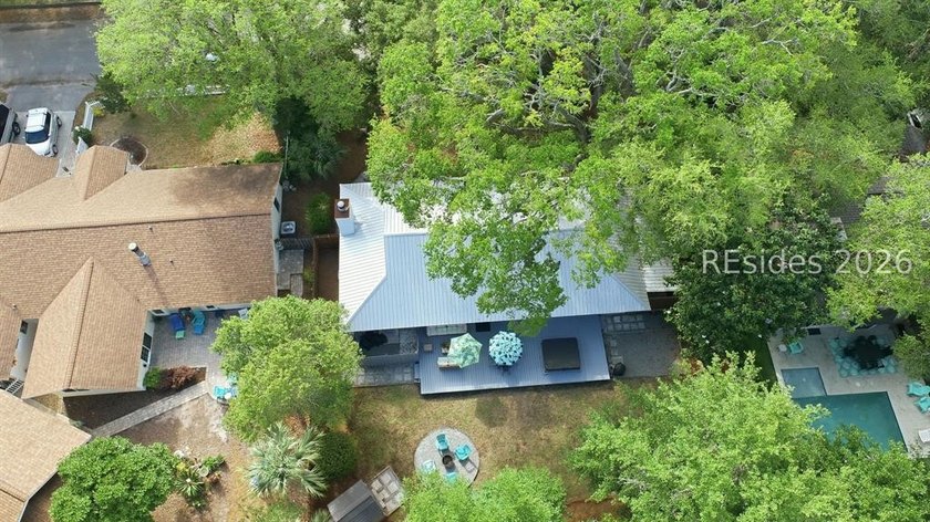 Nestled just steps from the ocean, this charming beach cottage - photo 44