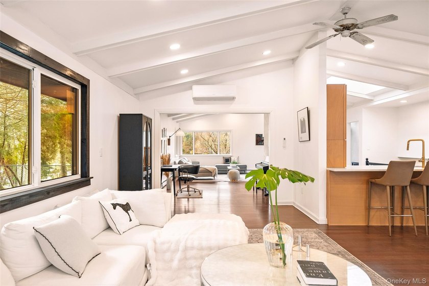 Highly sought-after Armonk school district! 3 bedrooms plus 1 - photo 7