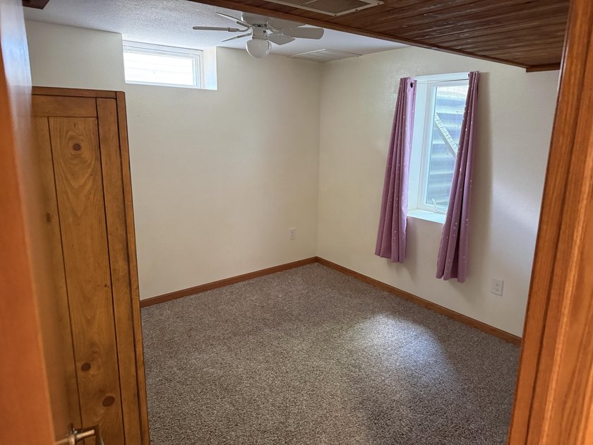 Welcome home to this conveniently updated Ranch situated on a - photo 14