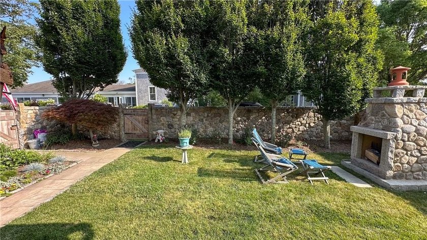 Immaculately maintained and ideally located in the heart of Old - photo 18