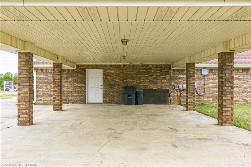 Located along US-271 S/Broadway in Spiro, this commercial - photo 29