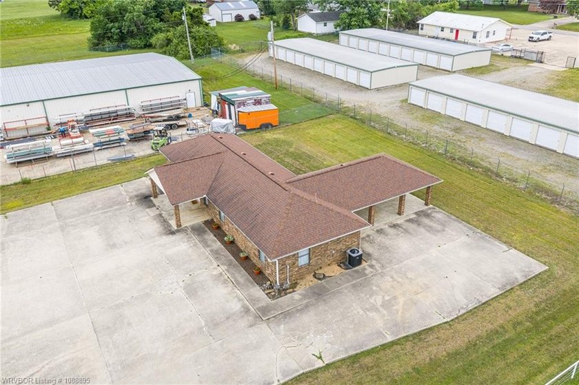 Located along US-271 S/Broadway in Spiro, this commercial - photo 34