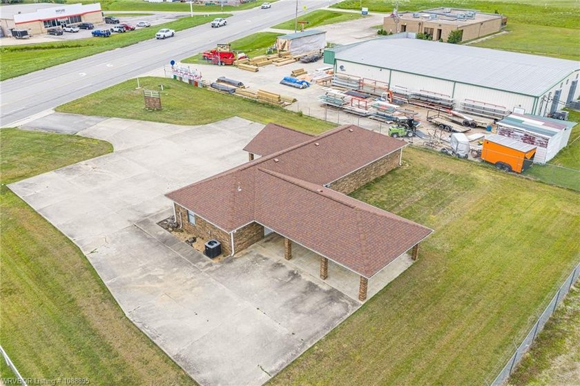 Located along US-271 S/Broadway in Spiro, this commercial - photo 36