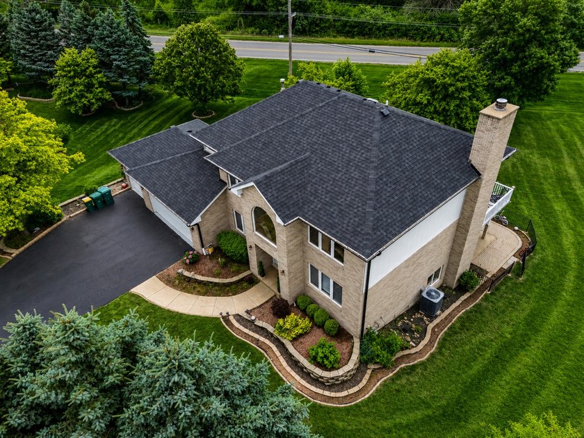 Luxury Living with Spectacular Golf Course Views! Welcome to - photo 2