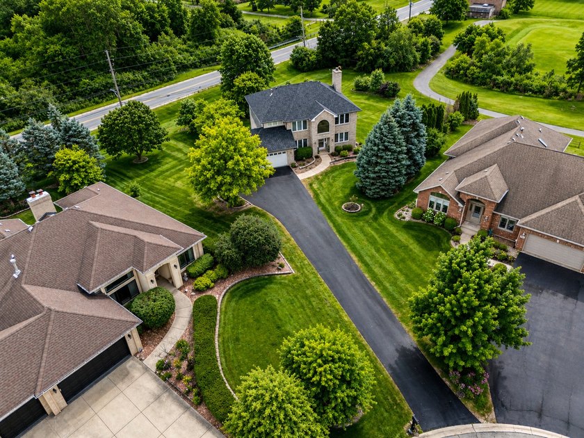 Luxury Living with Spectacular Golf Course Views! Welcome to - photo 5